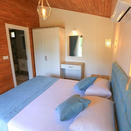 Merry Bungalow & Tent Чирали Екстериор снимка