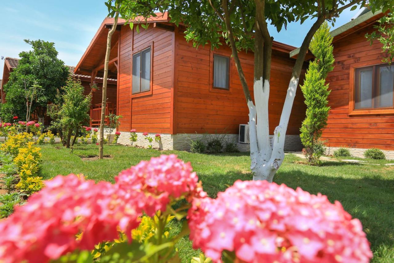 Merry Bungalow & Tent Чирали Екстериор снимка