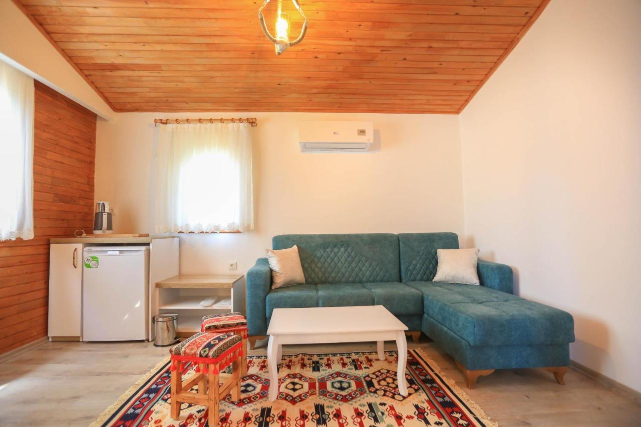 Merry Bungalow & Tent Чирали Екстериор снимка